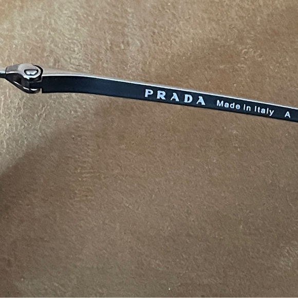 Prada 62 mm rectangular sunglasses .NWOT - Picture 5 of 5